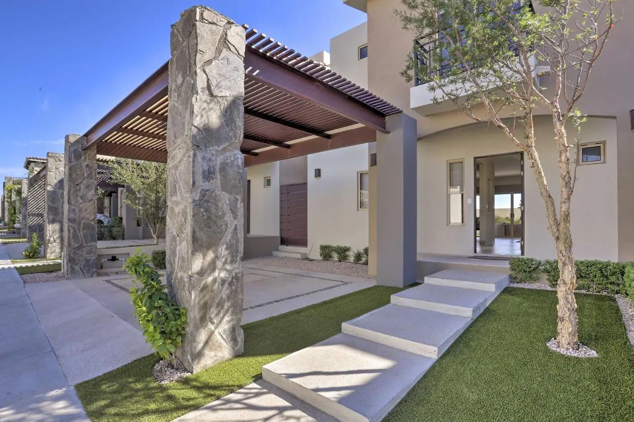 Nyaraló Luxe Cabo Casa With Own Rooftop Patio And Pool Access! Cabo San Lucas