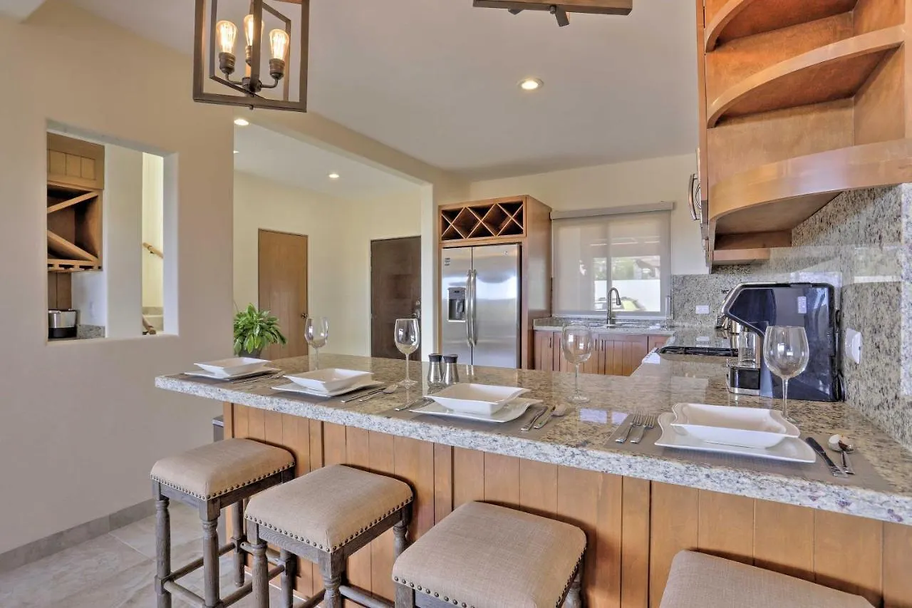 Nyaraló Luxe Cabo Casa With Own Rooftop Patio And Pool Access! Cabo San Lucas